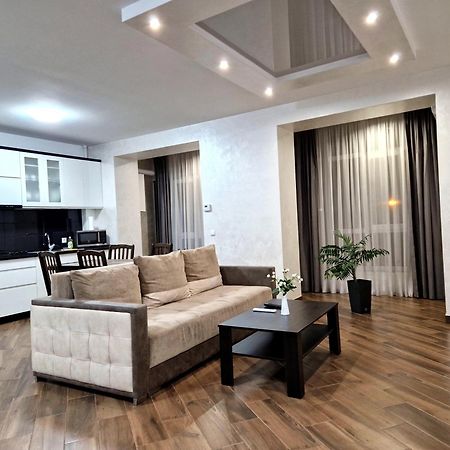 Modern Apartment On Belvedere Ивано-Франковск Экстерьер фото